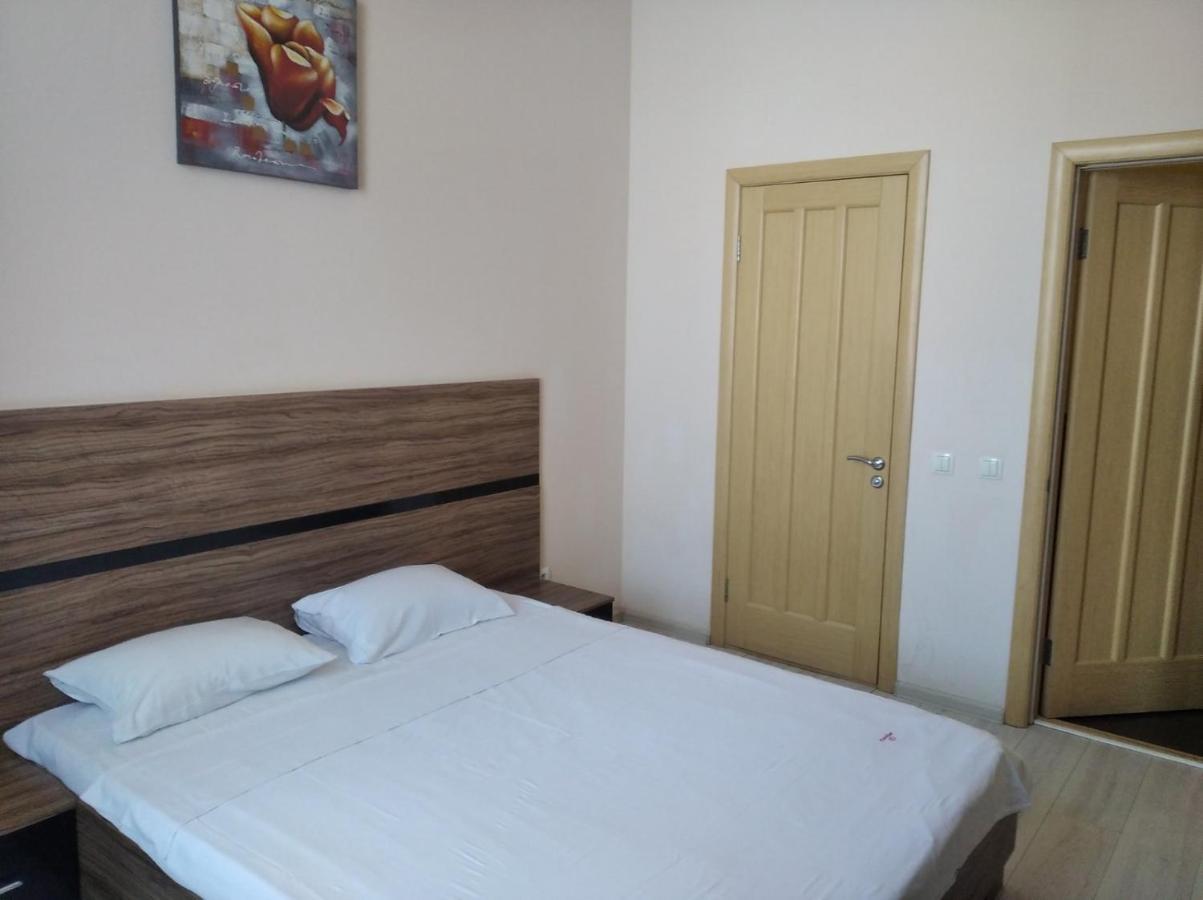 Best Season Apart Hotel Kiev Buitenkant foto