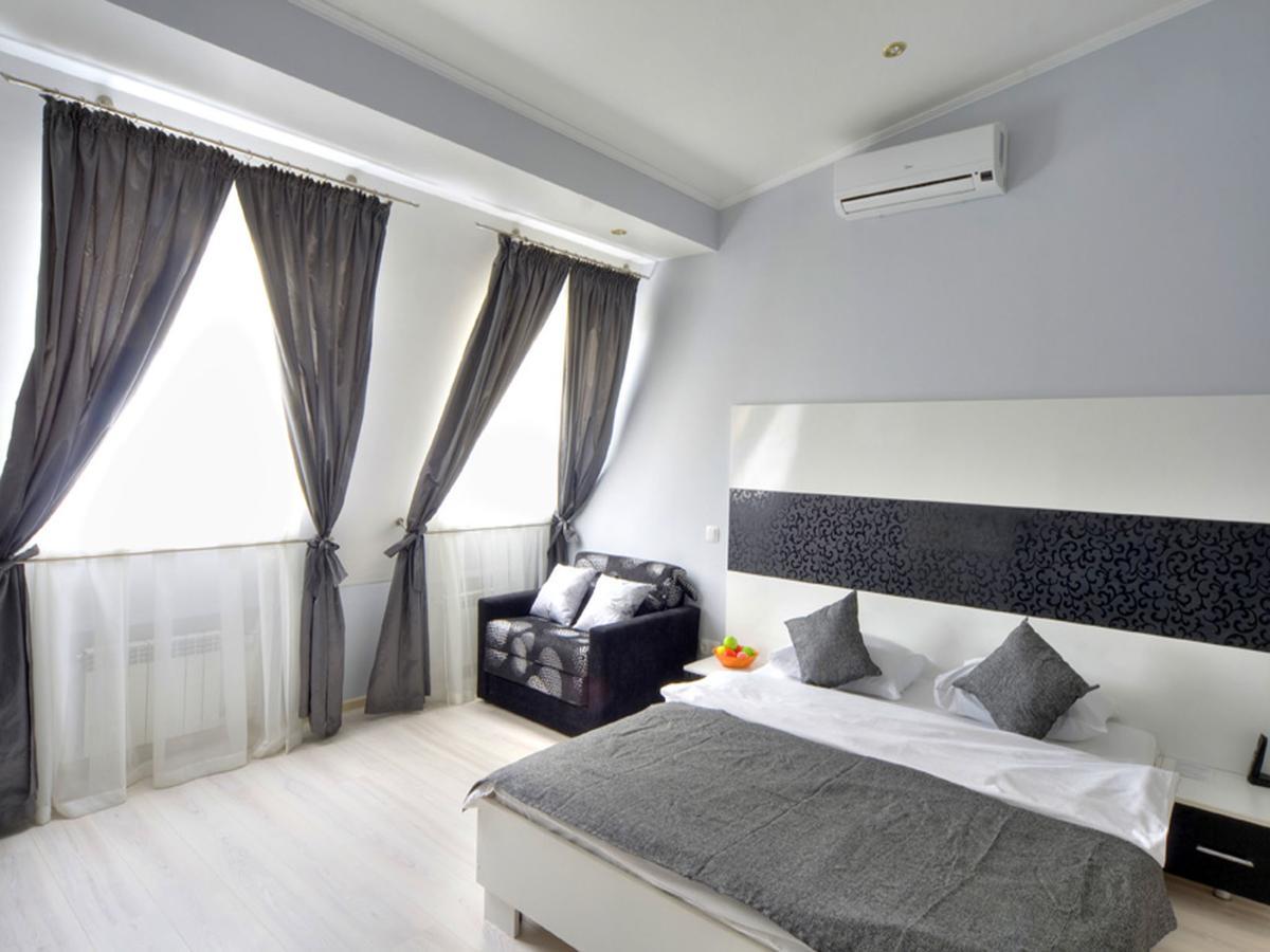 Best Season Apart Hotel Kiev Buitenkant foto